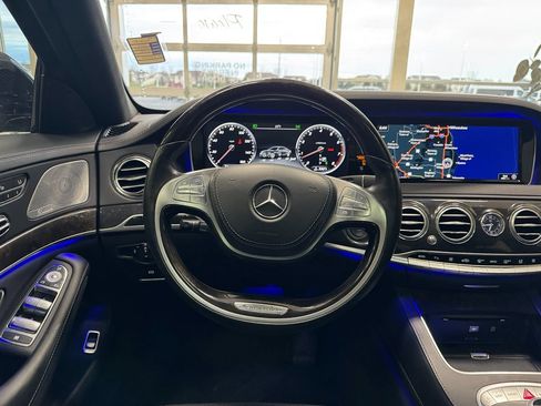Used 2017 Mercedes-Benz S 550 4MATIC Sedan image 25