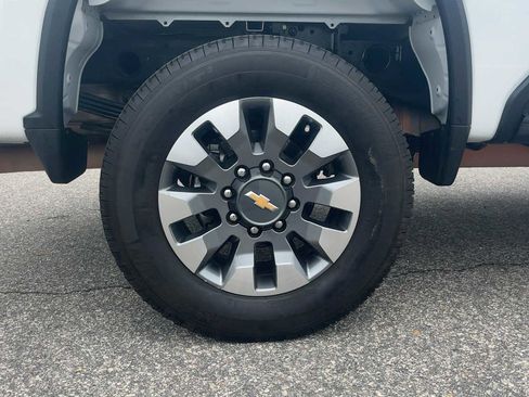 Used 2022 Chevrolet Silverado 2500 Custom w/ Custom Convenience Package AWD/4WD image 36