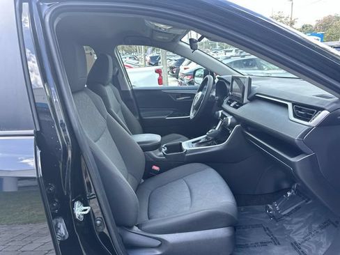 Used 2024 Toyota RAV4 XLE FWD image 29