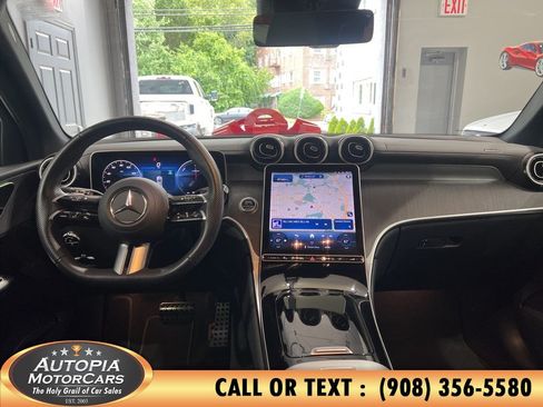 Used 2025 Mercedes-Benz GLC 350e 4MATIC w/ AMG Line image 23