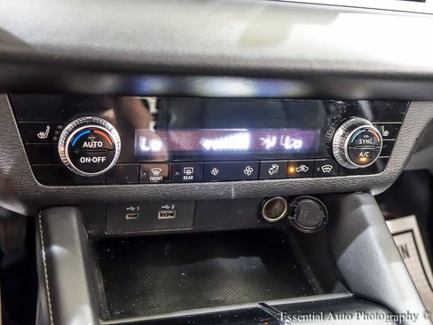 Used 2023 Mitsubishi Outlander SE AWD/4WD image 25