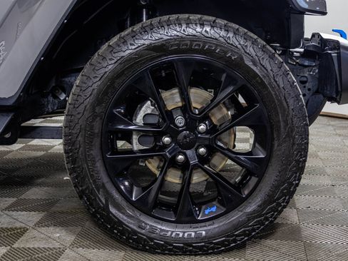 Used 2022 Jeep Wrangler Unlimited Sahara w/ Cold Weather Group AWD/4WD image 52