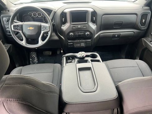 Used 2022 Chevrolet Silverado 2500 Custom w/ Custom Convenience Package image 18