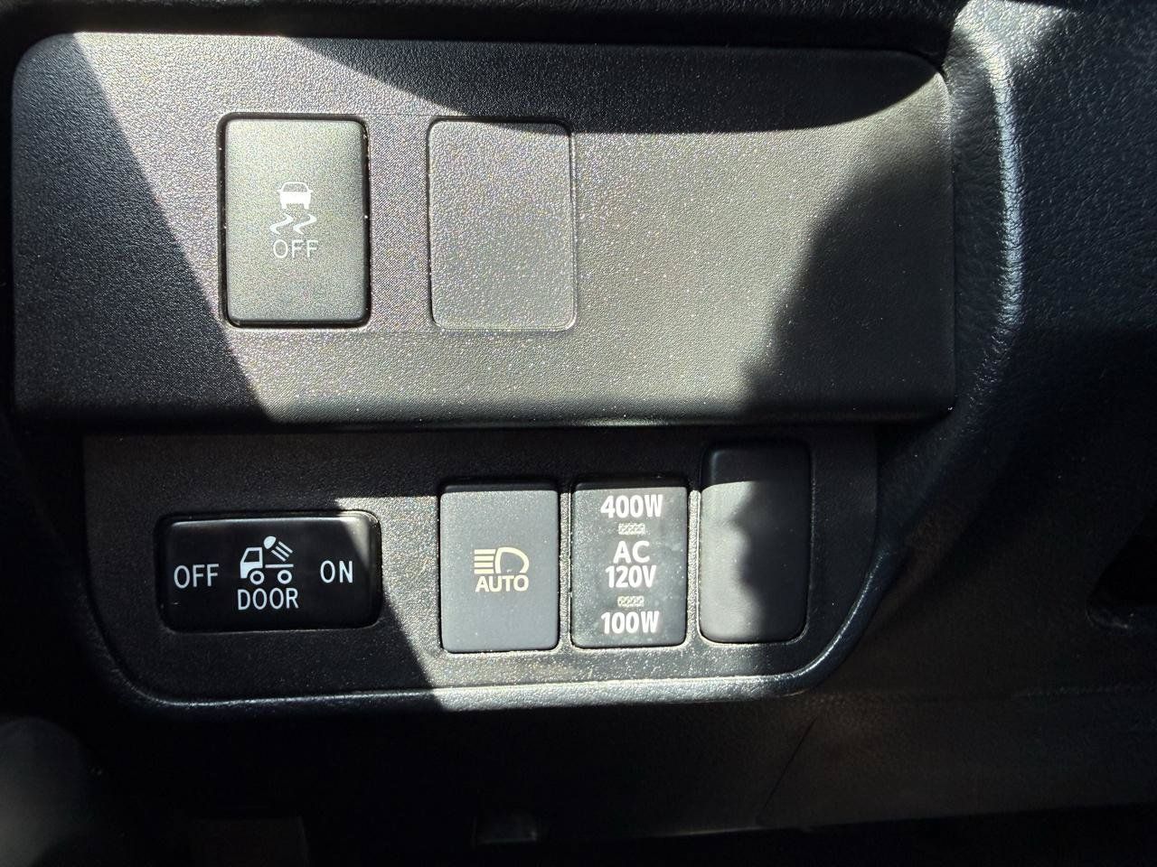 Used 2020 Toyota Tacoma TRD Off-Road w/ Technology Package AWD/4WD image 27
