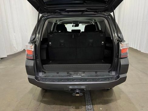Certified 2022 Toyota 4Runner SR5 AWD/4WD image 12
