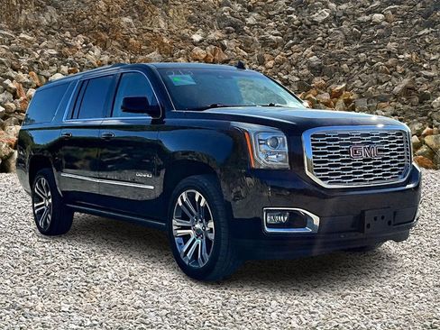 Used 2019 GMC Yukon XL Denali w/ Denali Ultimate Package image 11