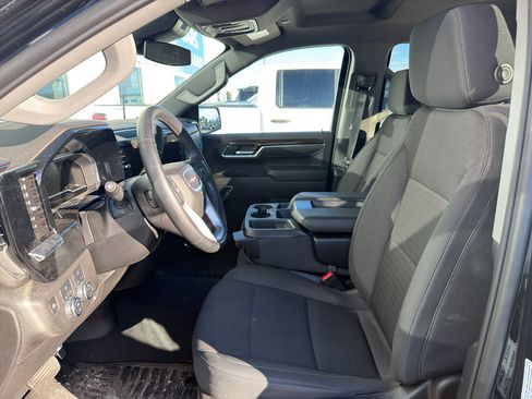 Used 2025 GMC Sierra 1500 Elevation image 9