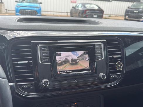 Used 2019 Volkswagen Beetle 2.0T S FWD image 6
