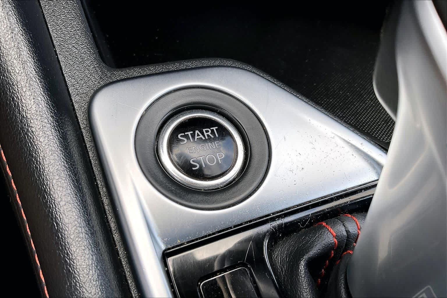 Used 2025 Nissan Sentra SR w/ SR Premium Package FWD image 31