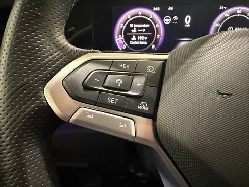 Used 2025 Volkswagen Tiguan SEL R-Line AWD/4WD image 21