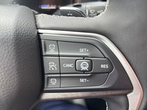 New 2026 Jeep Grand Cherokee L Limited image 25