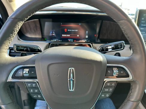 Used 2023 Lincoln Navigator Reserve image 30