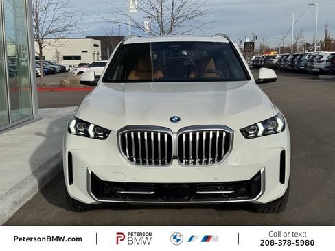 New 2026 BMW X5 xDrive50e image 9