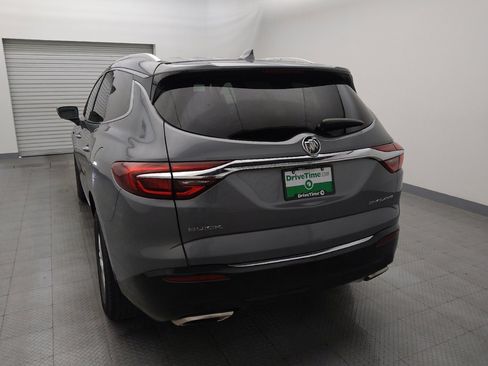 Used 2018 Buick Enclave Essence image 6