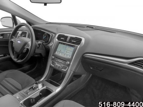 Used 2018 Ford Fusion SE w/ Fusion SE Technology Package image 17