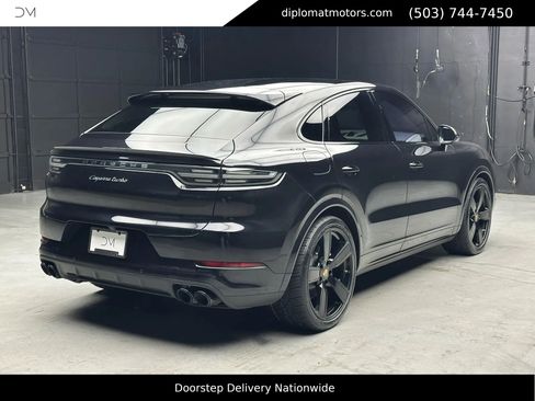 Used 2022 Porsche Cayenne Turbo w/ Performance Package (PG2) image 7