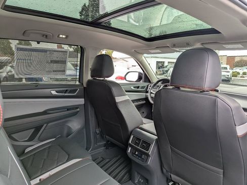 New 2026 Volkswagen Atlas Peak Edition image 37