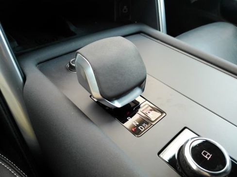 Used 2023 Land Rover Discovery S AWD/4WD image 54