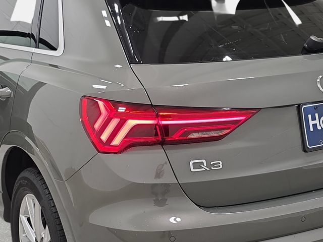 Used 2025 Audi Q3 2.0T Premium AWD/4WD image 34