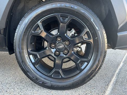 Used 2020 Toyota RAV4 TRD Off-Road AWD/4WD image 35