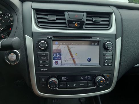 Used 2016 Nissan Altima 2.5 SL w/ 2.5 Technology Package FWD image 19