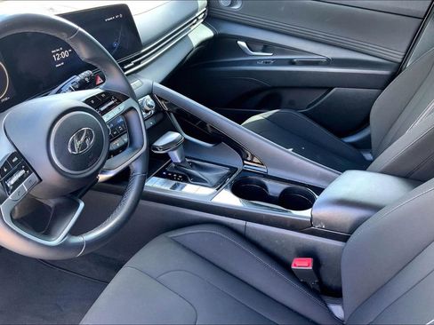 Used 2023 Hyundai Elantra SEL w/ Convenience Package image 15