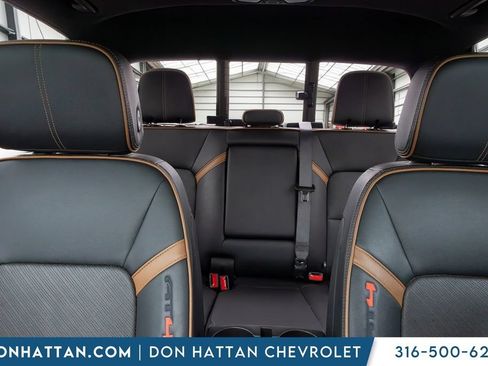 Used 2023 GMC Canyon AT4 w/ AT4 Premium Package AWD/4WD image 17