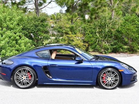Used 2022 Porsche 718 Cayman GTS RWD image 7