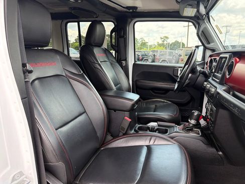 Used 2018 Jeep Wrangler Unlimited Rubicon w/ Cold Weather Group AWD/4WD image 22