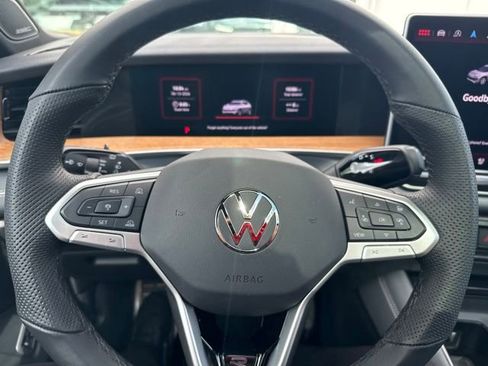 Used 2025 Volkswagen Tiguan SEL R-Line AWD/4WD image 20