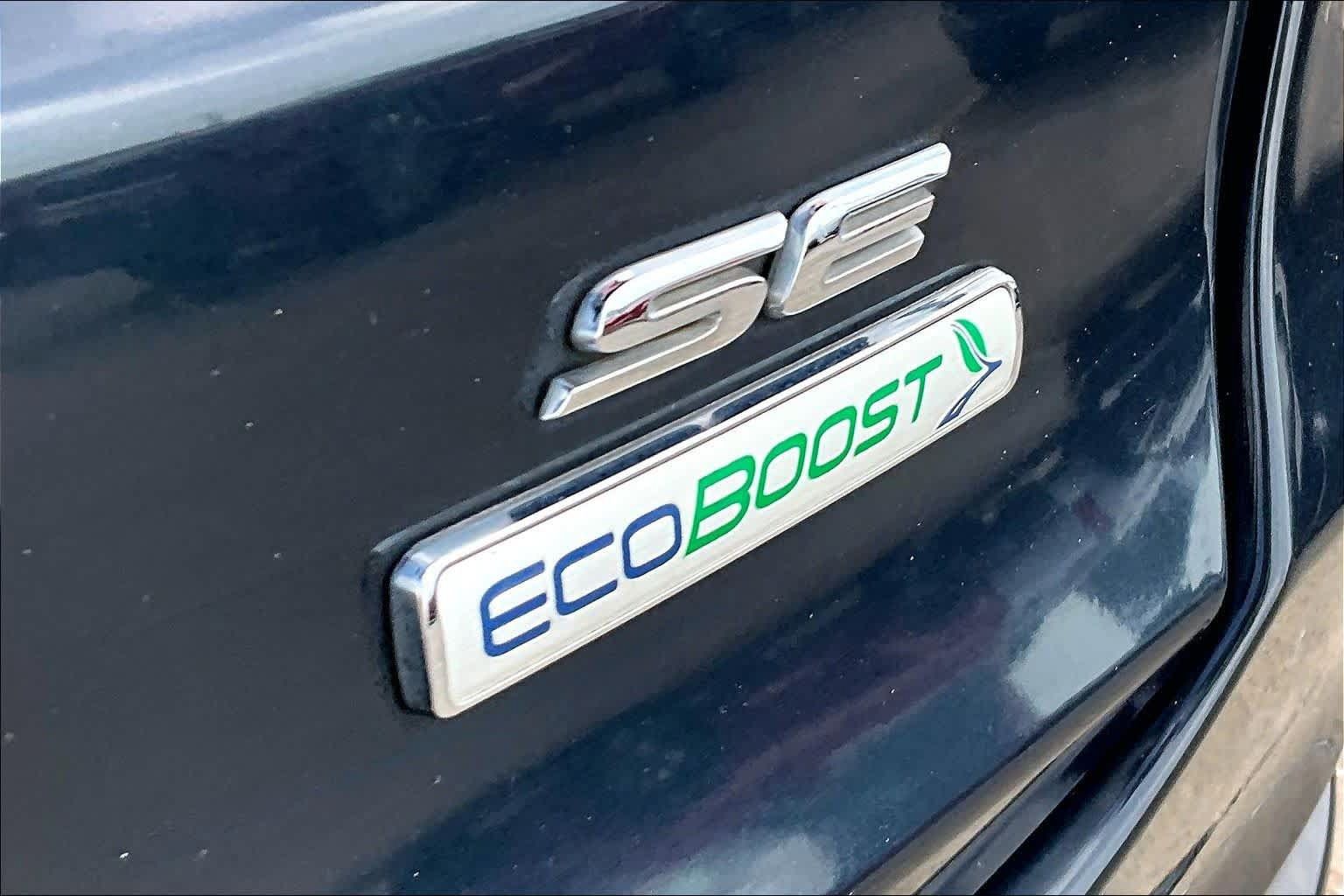 Used 2020 Ford Fusion SE FWD image 10