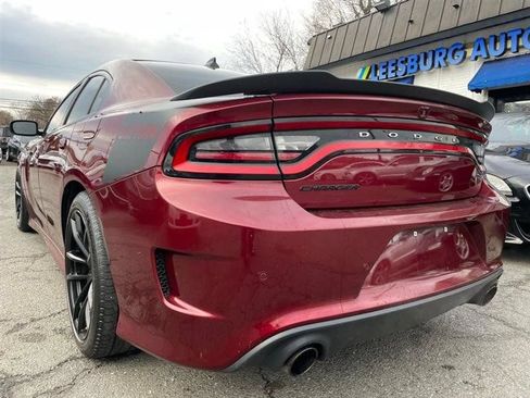 Used 2018 Dodge Charger R/T RWD image 4