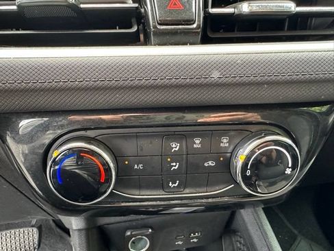 Used 2025 Chevrolet TrailBlazer LT AWD/4WD image 13