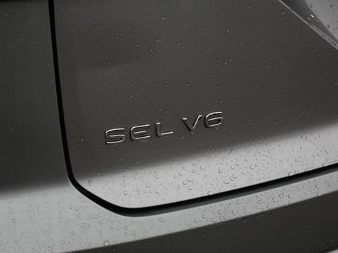 Used 2022 Volkswagen Atlas Cross Sport SEL image 7