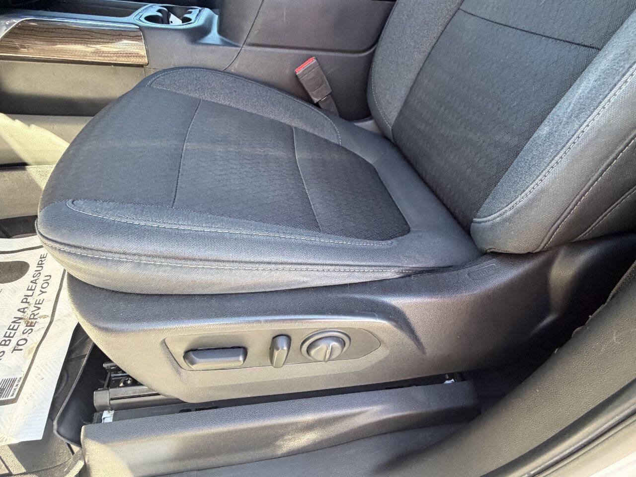 Used 2019 Chevrolet Silverado 1500 RST AWD/4WD image 18