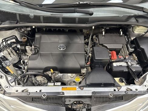 Used 2015 Toyota Sienna Limited Premium AWD/4WD image 39