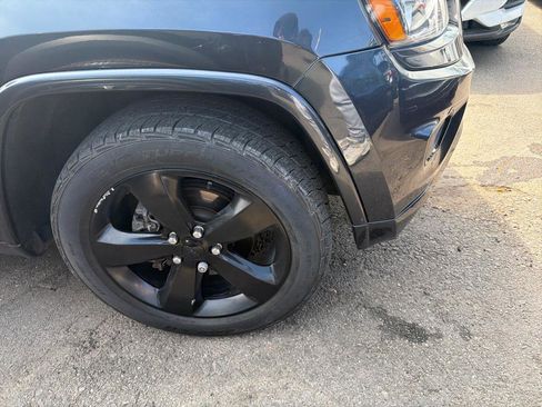 Used 2015 Jeep Grand Cherokee Altitude AWD/4WD image 4