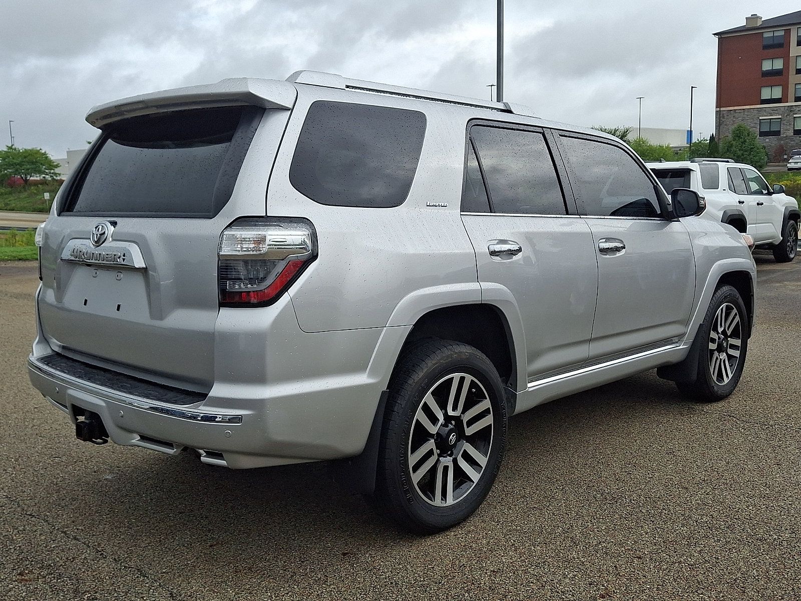 Used 2021 Toyota 4Runner Limited AWD/4WD image 6