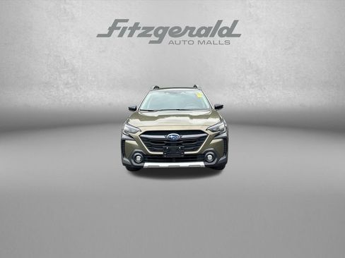 Used 2025 Subaru Outback Limited AWD/4WD image 2