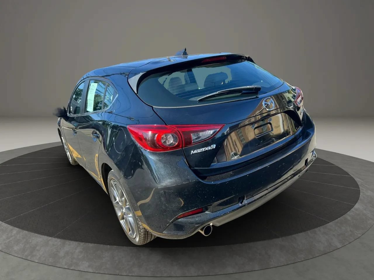 Used 2018 MAZDA MAZDA3 Grand Touring w/ Premium Equipment Package FWD image 7