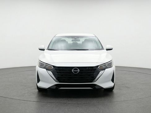 Used 2025 Nissan Sentra SV image 2