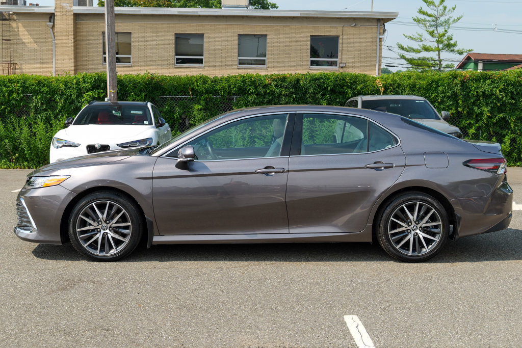 Used 2023 Toyota Camry XLE w/ Navigation Package AWD/4WD image 4