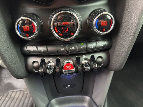 Used 2020 MINI Cooper 4-Door Hardtop w/ Storage Package FWD image 21