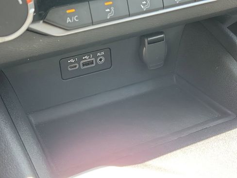 Used 2025 Nissan Altima 2.5 SV FWD image 24