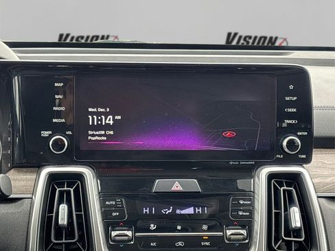Certified 2022 Kia Sorento S w/ Panoramic Sunroof Package image 19