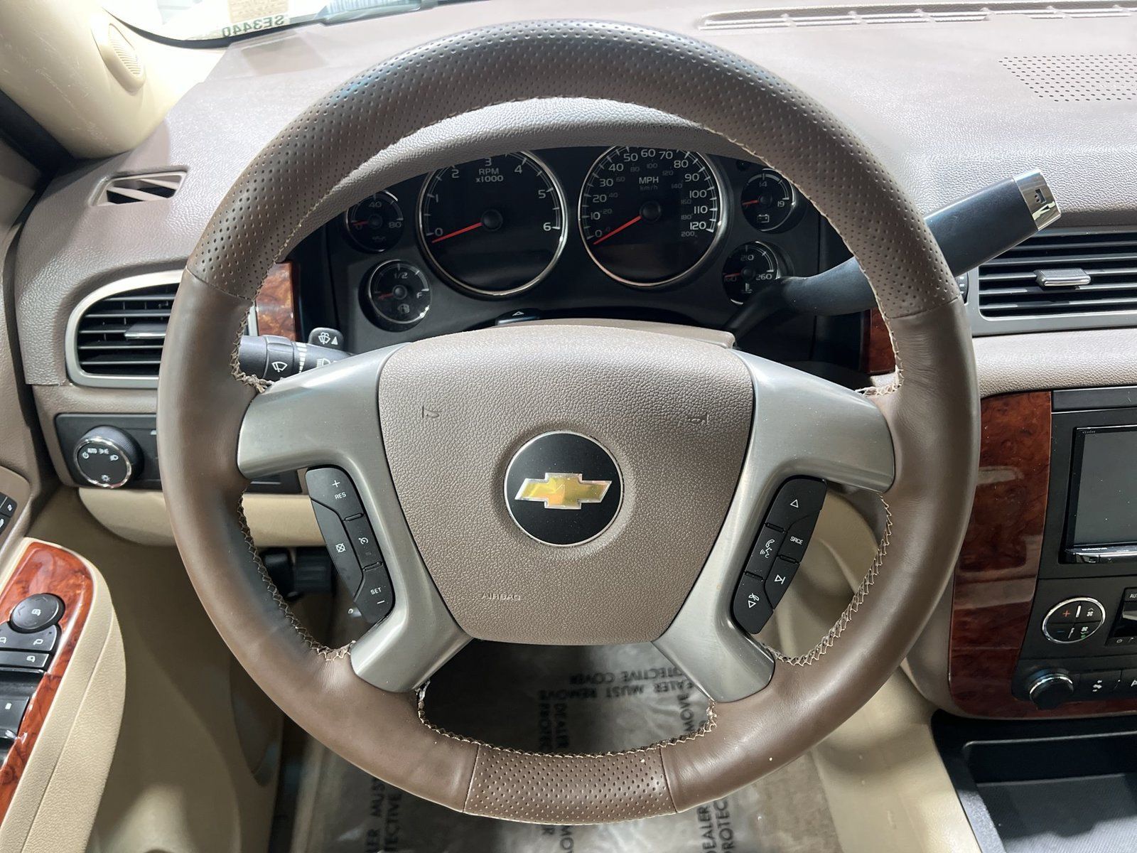 Used 2011 Chevrolet Avalanche LTZ RWD image 14