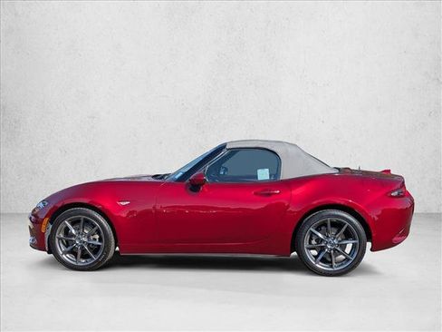 Used 2020 MAZDA MX-5 Miata Grand Touring RWD image 9