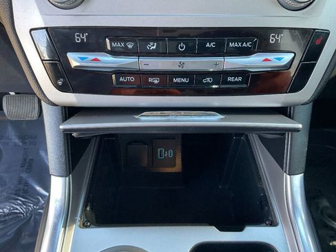 Used 2020 Ford Explorer XLT w/ Equipment Group 202A image 23