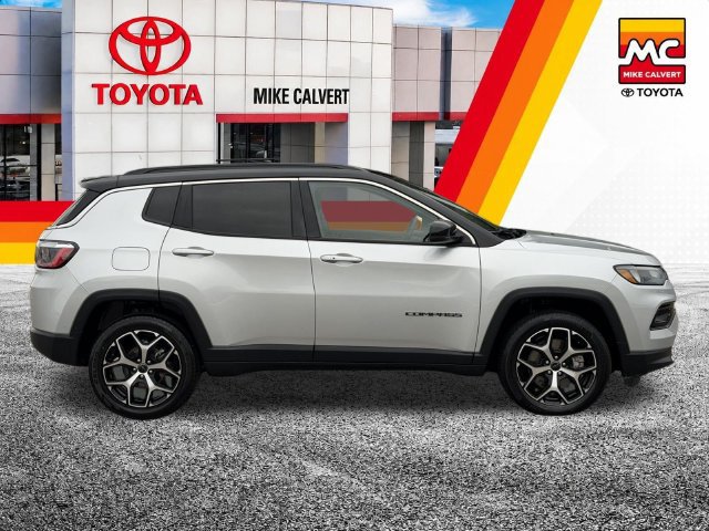 Used 2025 Jeep Compass Limited AWD/4WD image 7