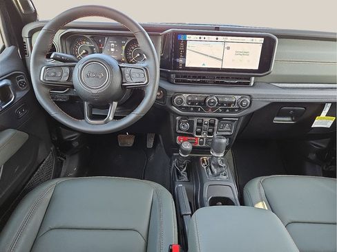 Used 2024 Jeep Gladiator Mojave AWD/4WD image 7